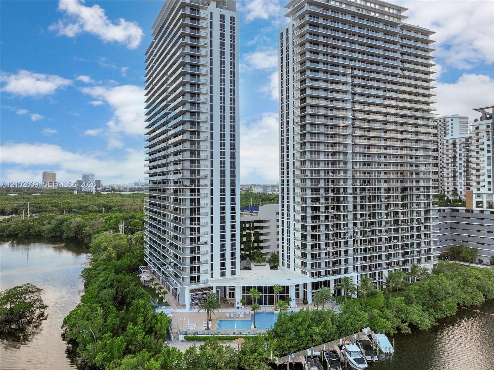 16385 Biscayne Blvd 407 photo 1