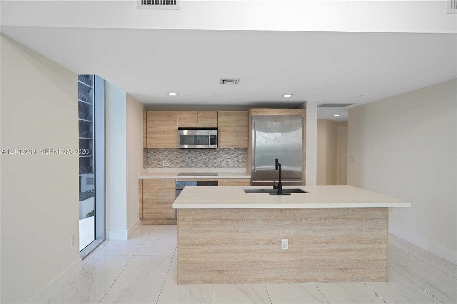 16385 Biscayne Blvd 407 photo 9