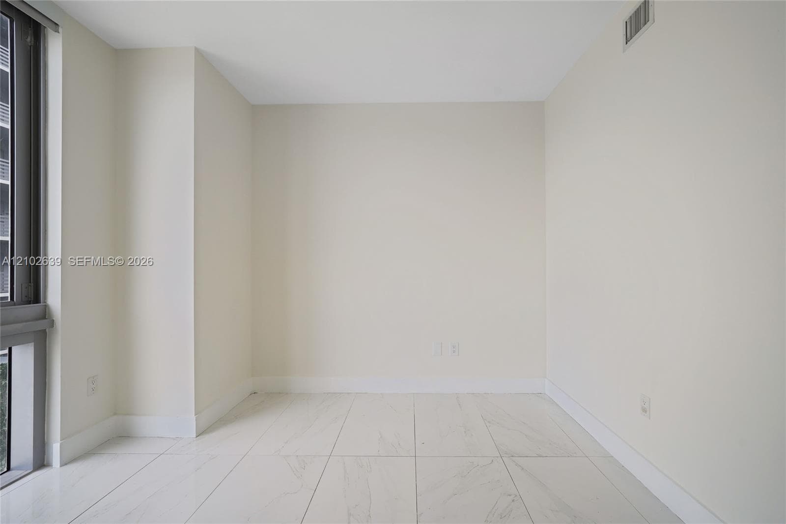 16385 Biscayne Blvd 407 photo 18