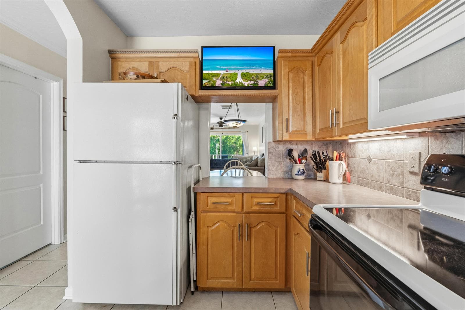 2400 NE 16TH Street 212 photo 8