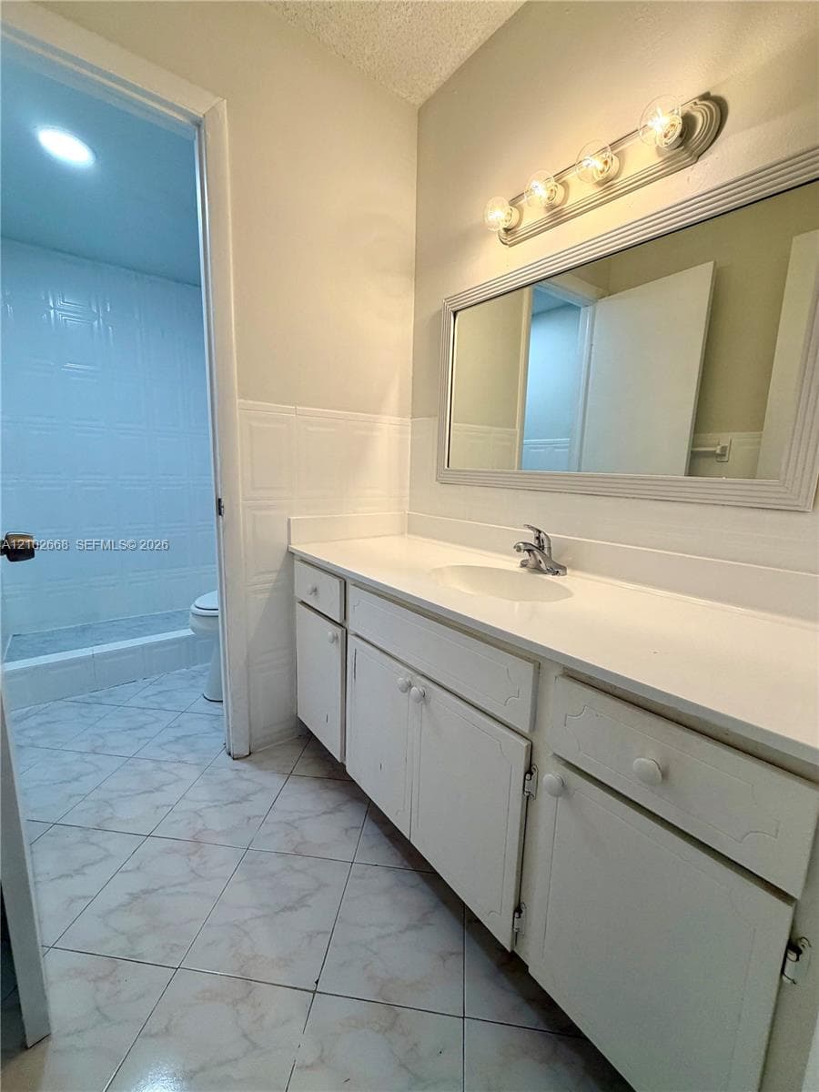 3665 NE 167th St 204 photo 17