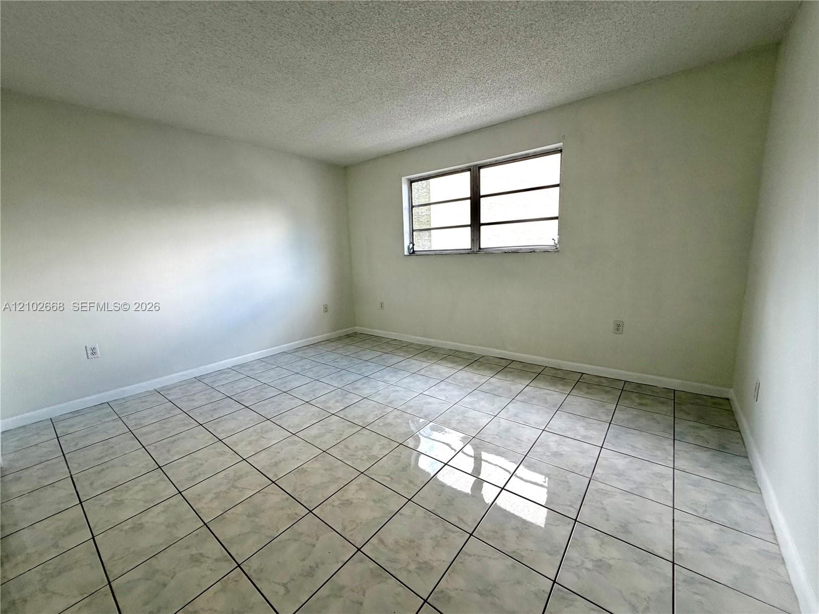 3665 NE 167th St 204 photo 16