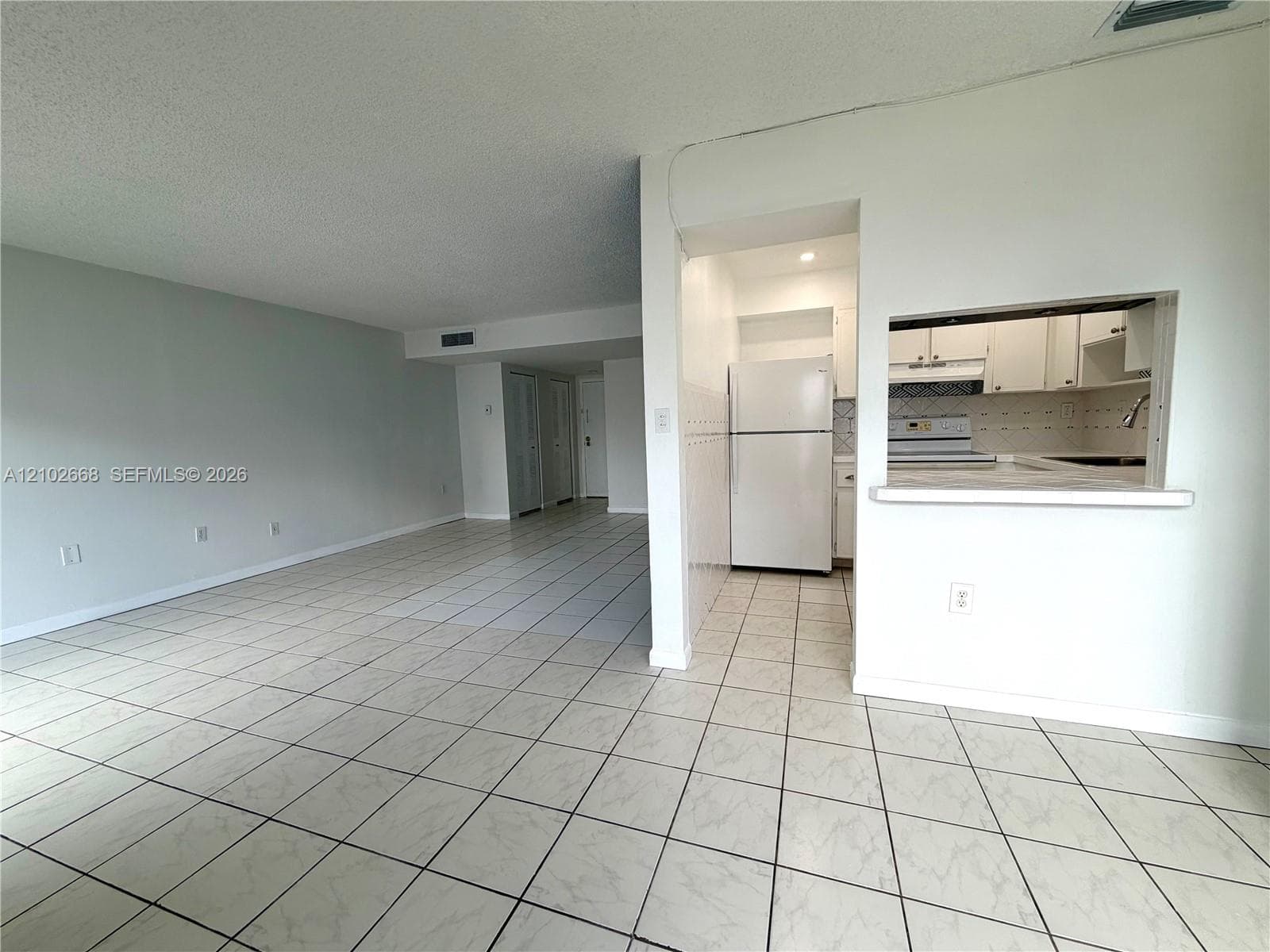 3665 NE 167th St 204 photo 10