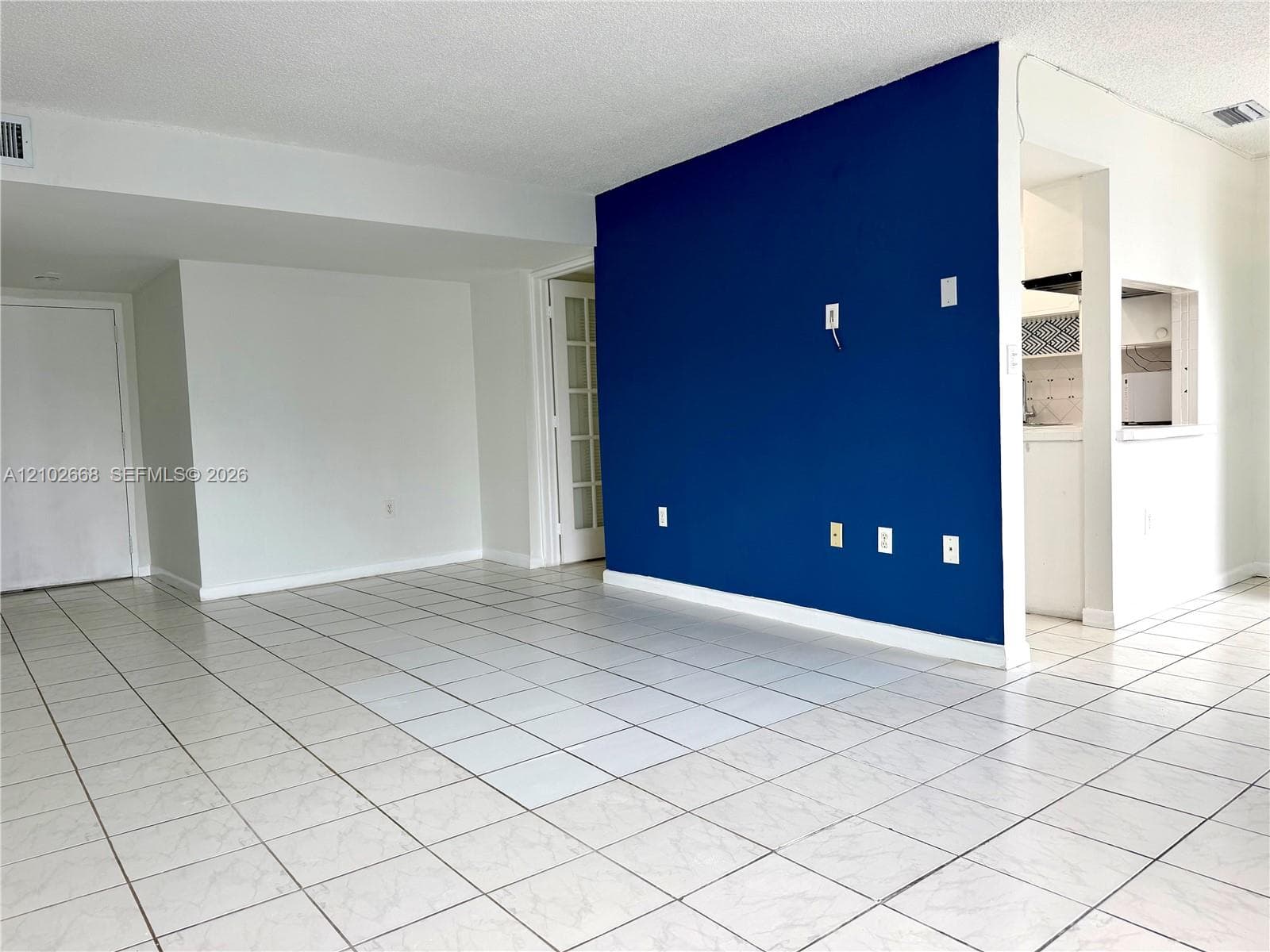 3665 NE 167th St 204 photo 4