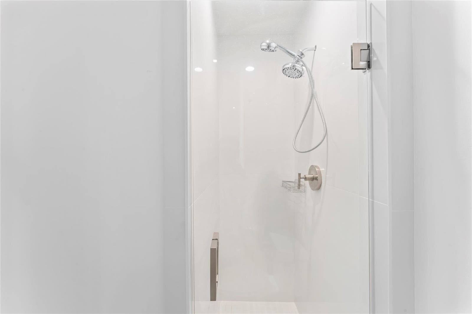 5959 COLLINS Avenue 1203 photo 22