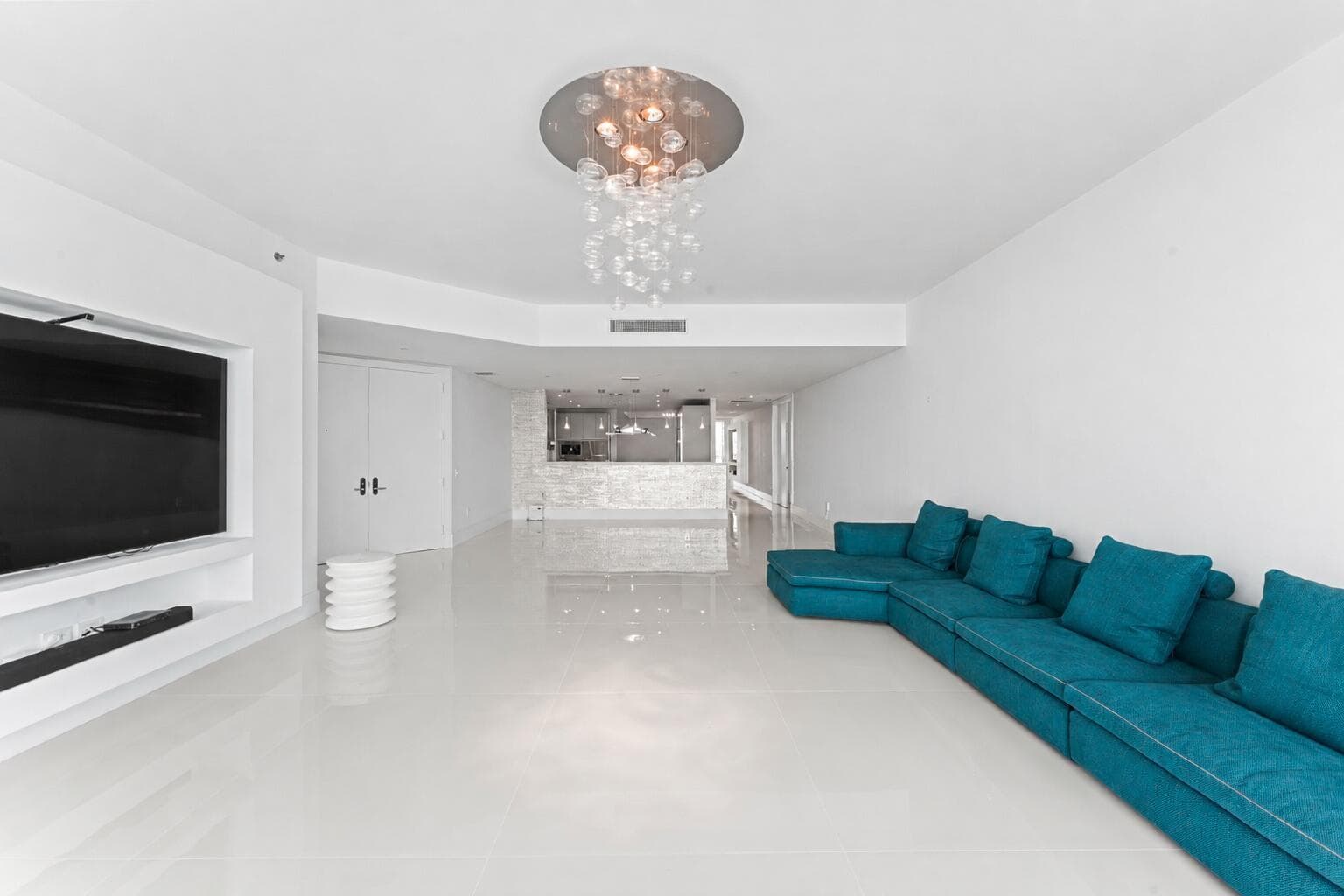 5959 COLLINS Avenue 1203 photo 8