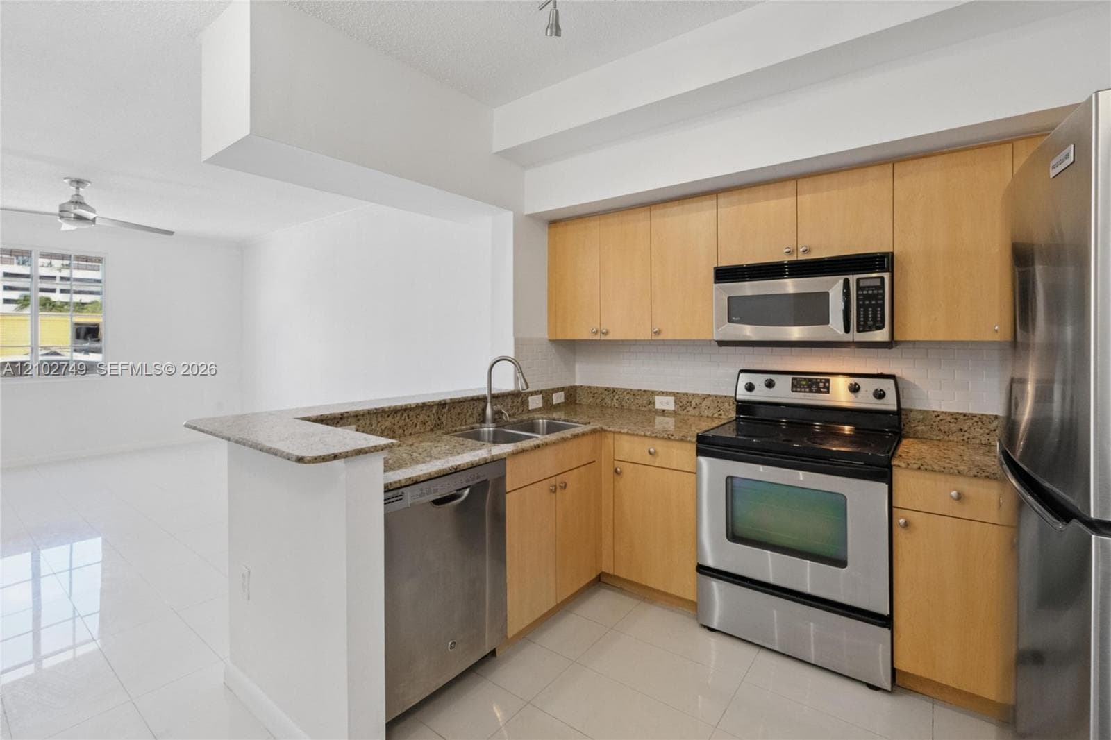 2931 NE 185th St 1106 photo 7