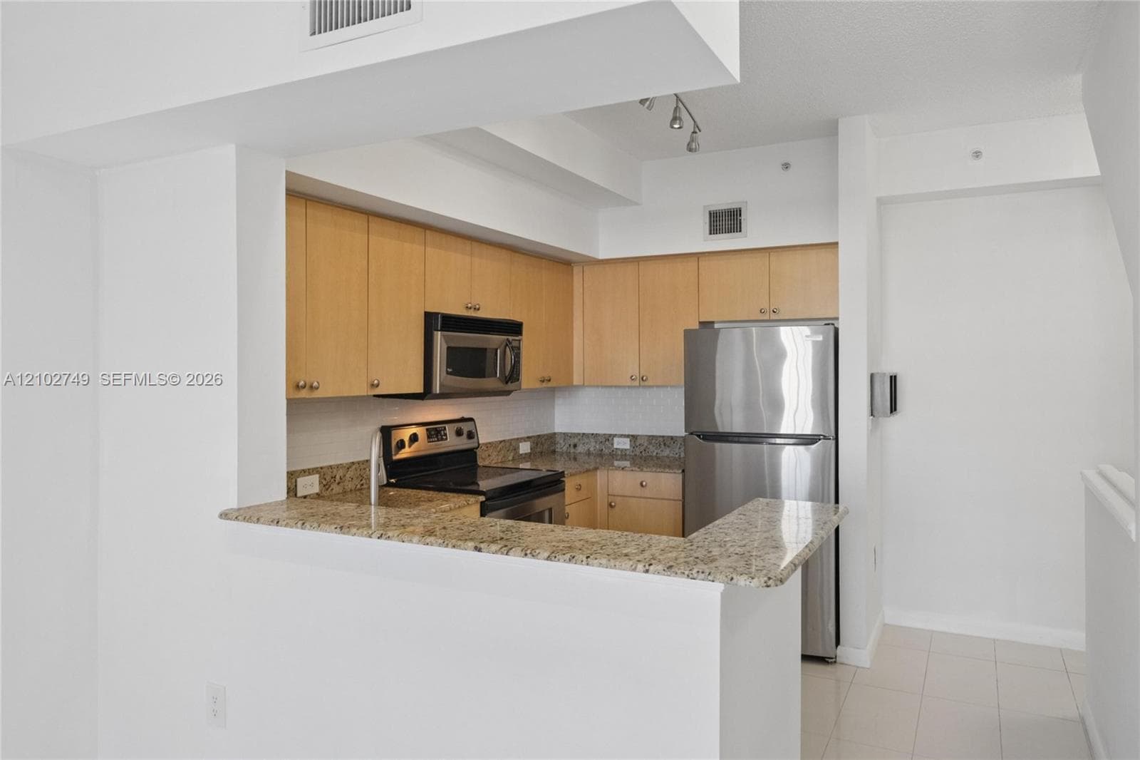2931 NE 185th St 1106 photo 10