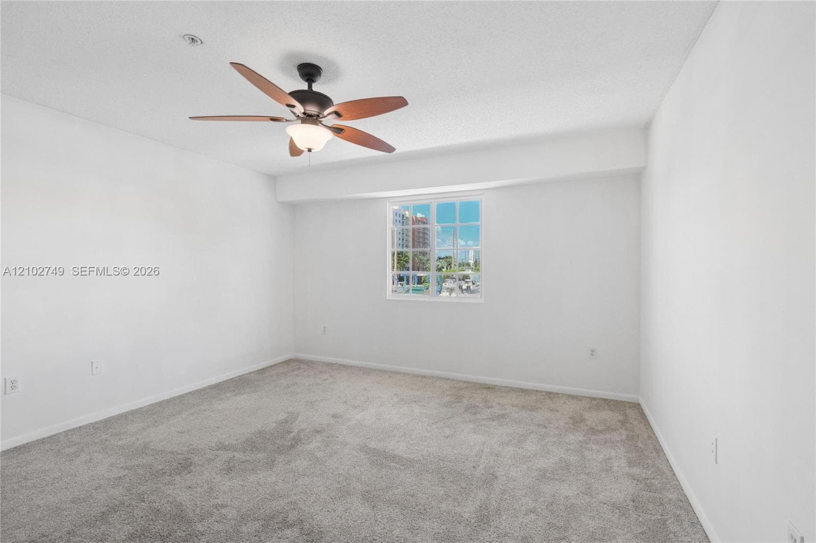 2931 NE 185th St 1106 photo 18
