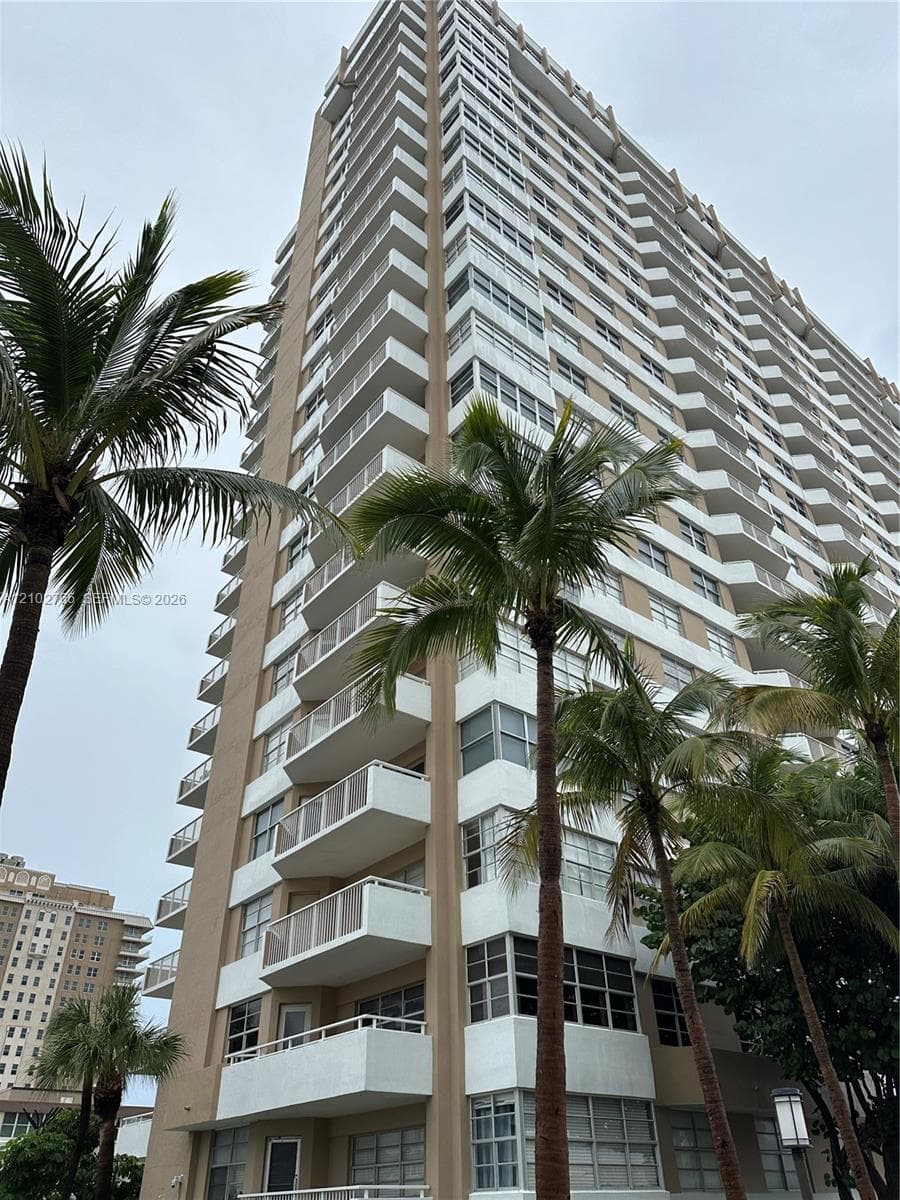 1950 S Ocean Dr 5F photo 1