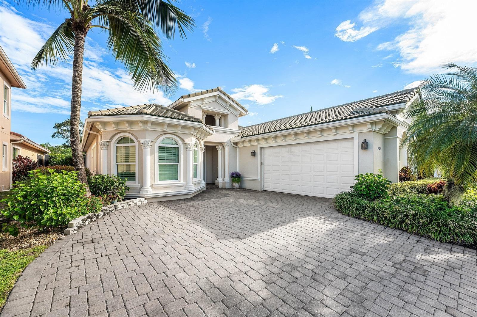 260 Carina Drive photo 1