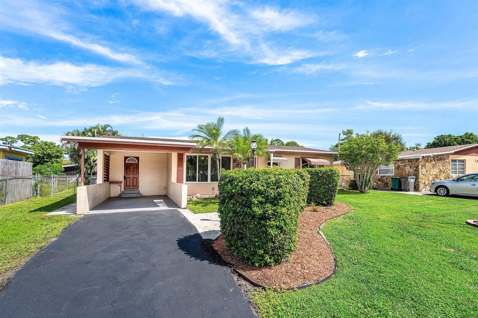 740 Caroline Avenue photo 4