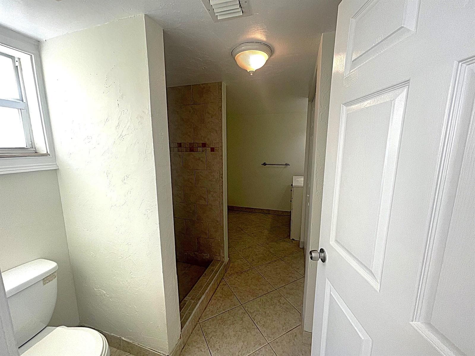 735 Hummingbird Way 104 photo 10