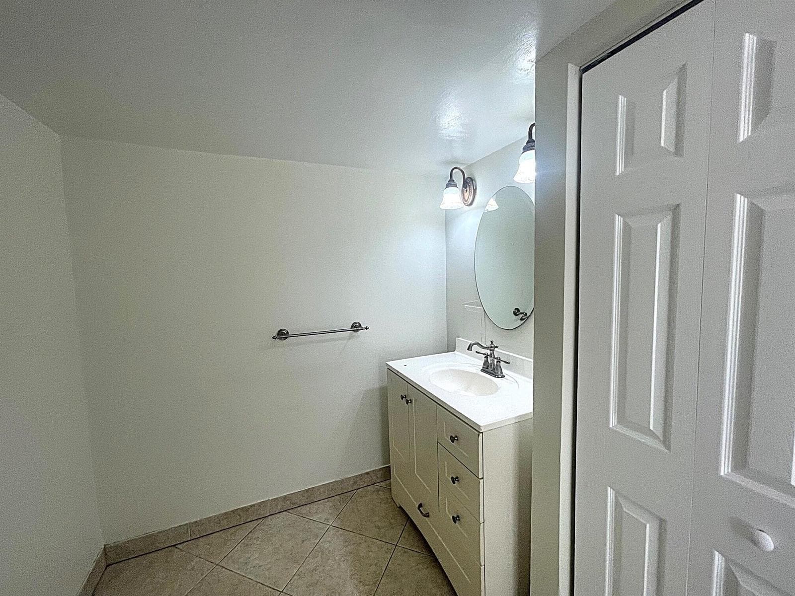 735 Hummingbird Way 104 photo 11