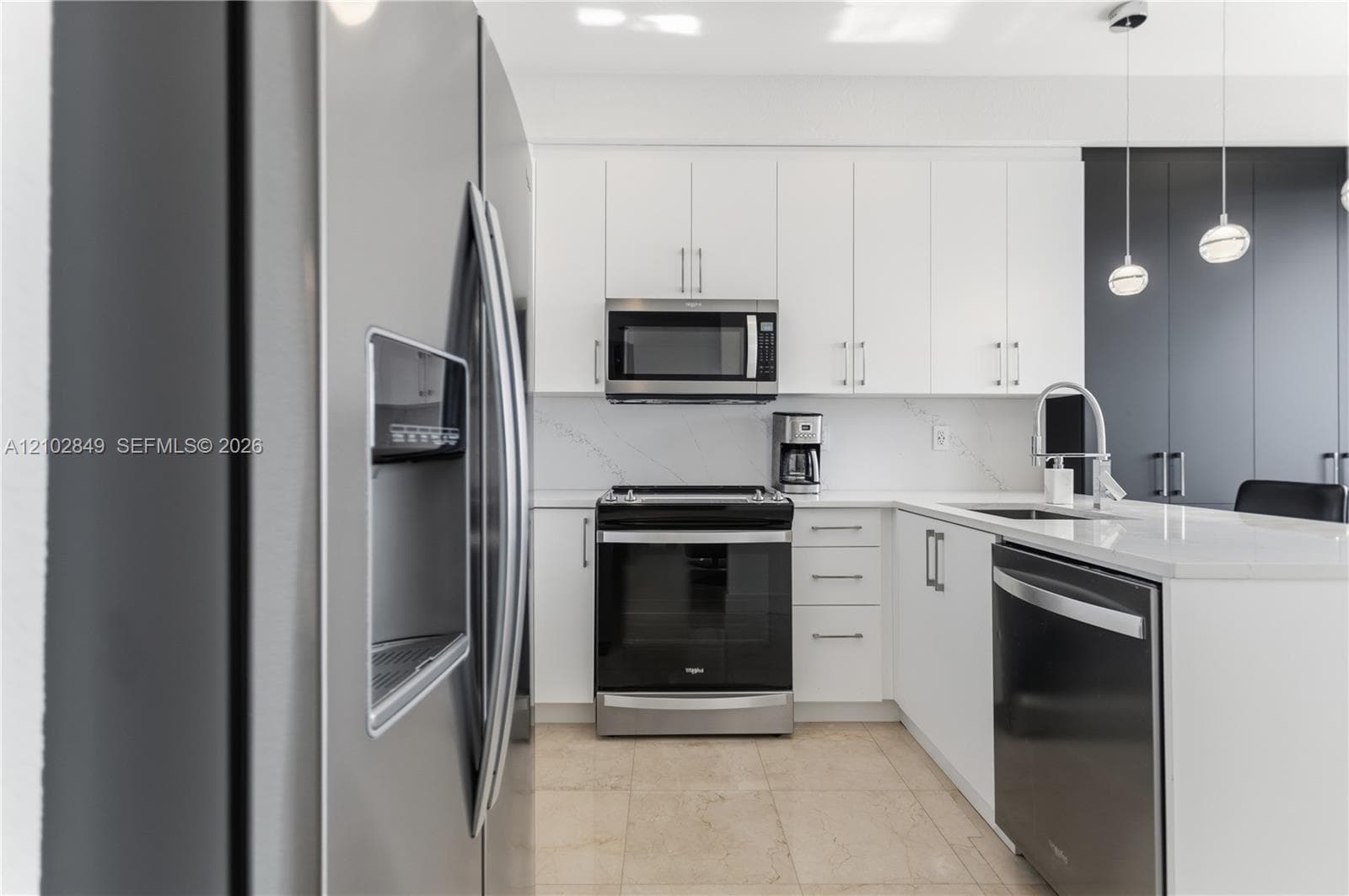 3600 Mystic Pointe Dr PH-16 photo 2