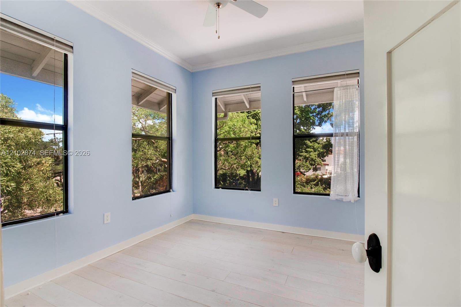 668 NW North River Dr photo 23