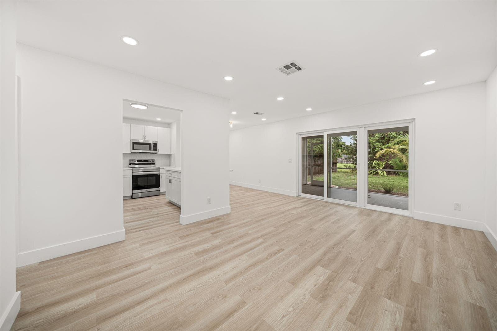 5965 CARIBBEAN Boulevard photo 6