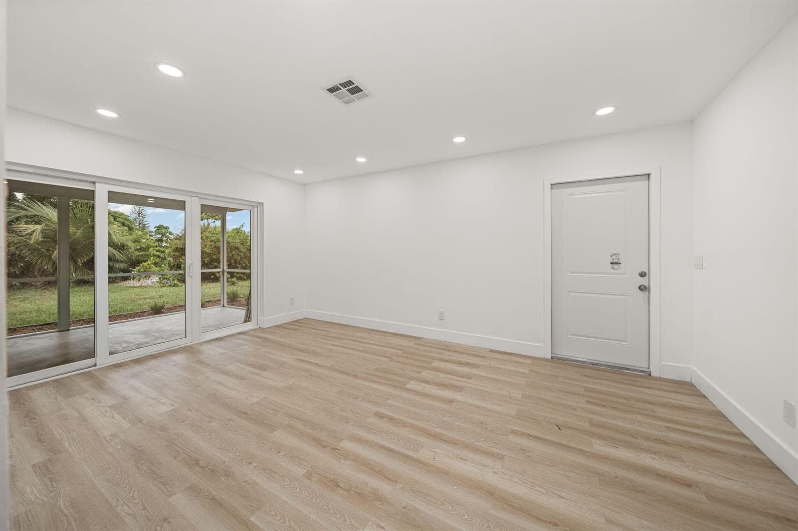 5965 CARIBBEAN Boulevard photo 5