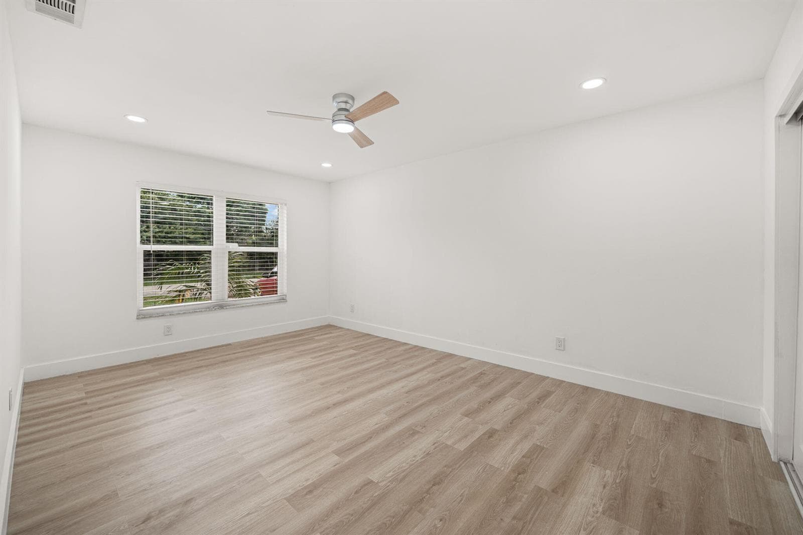 5965 CARIBBEAN Boulevard photo 10