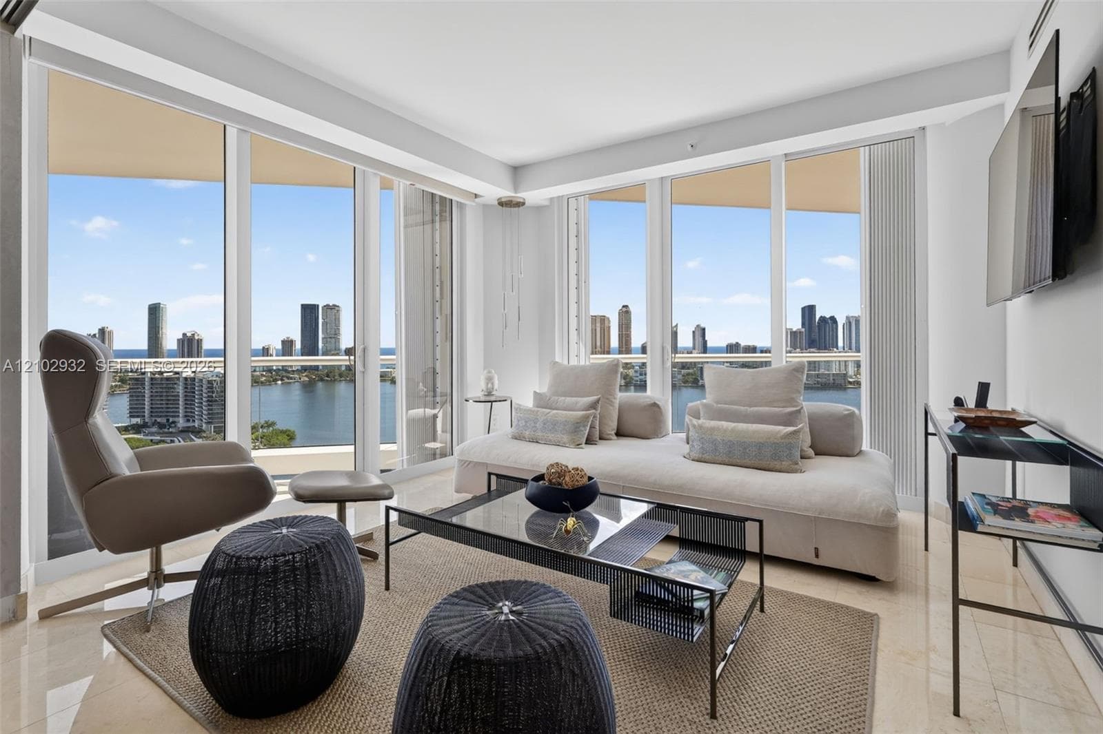 7000 Island Blvd 2809 photo 14