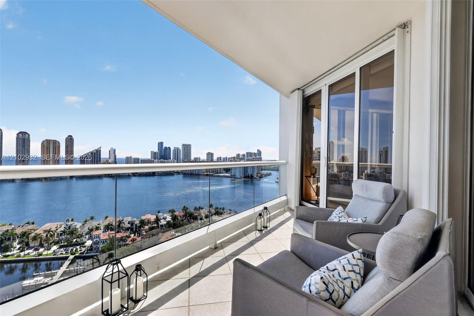 7000 Island Blvd 2809 photo 19