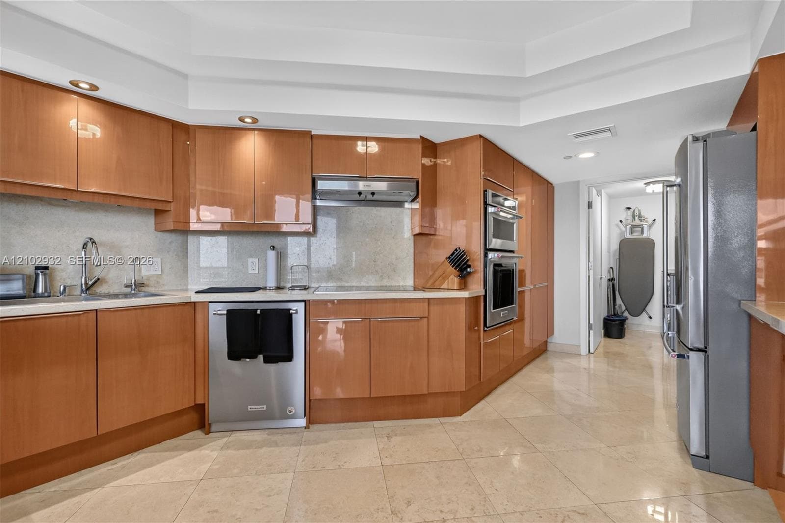 7000 Island Blvd 2809 photo 25
