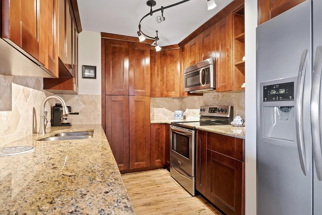 5600 N FLAGLER Drive 310 photo 2