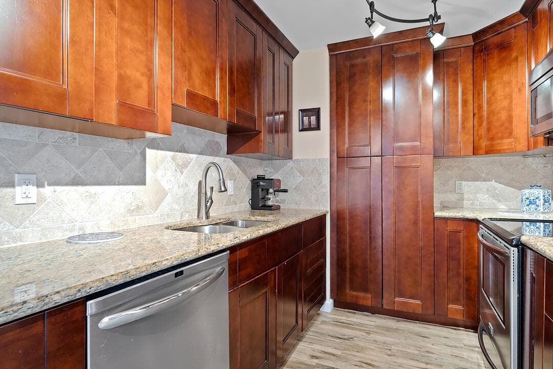 5600 N FLAGLER Drive 310 photo 3