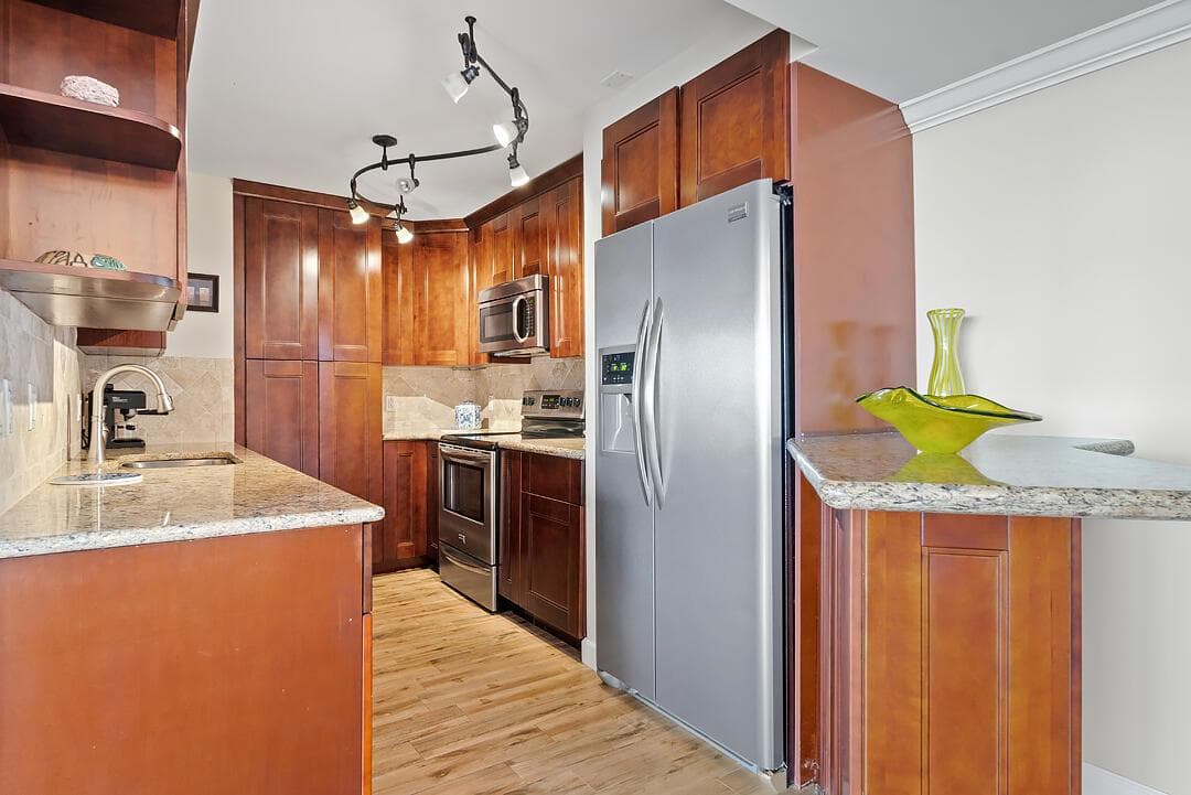 5600 N FLAGLER Drive 310 photo 1