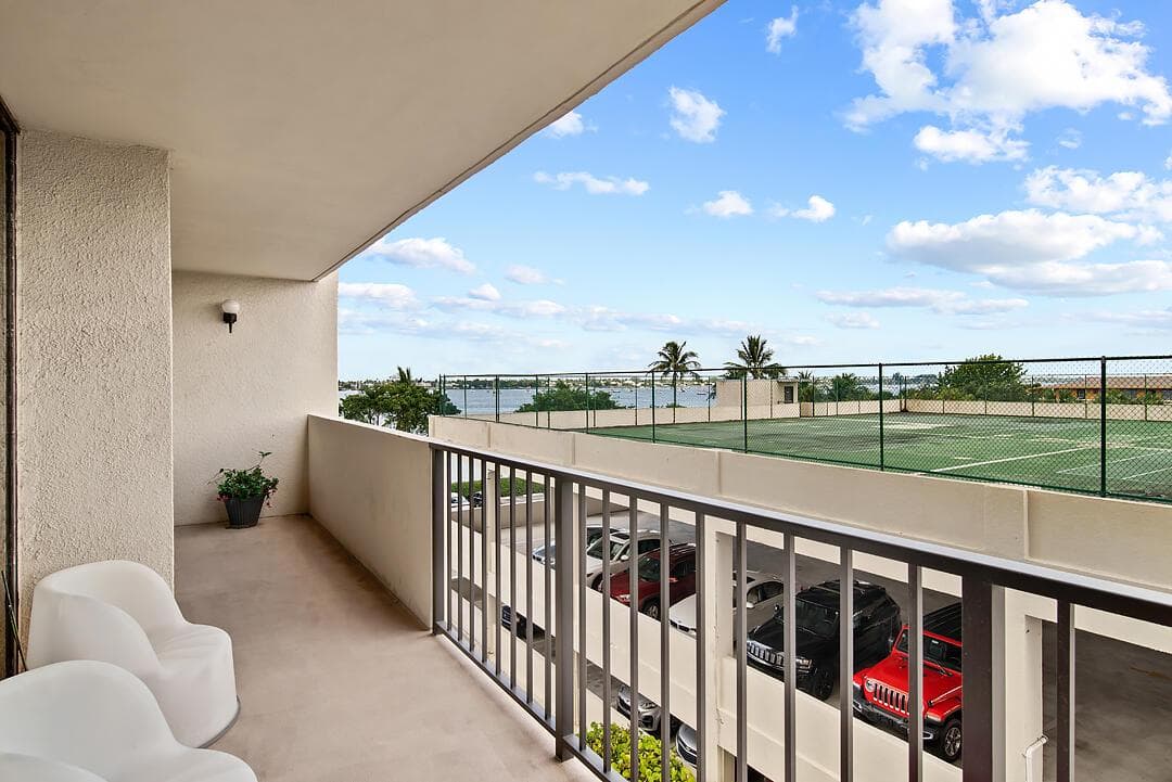 5600 N FLAGLER Drive 310 photo 10