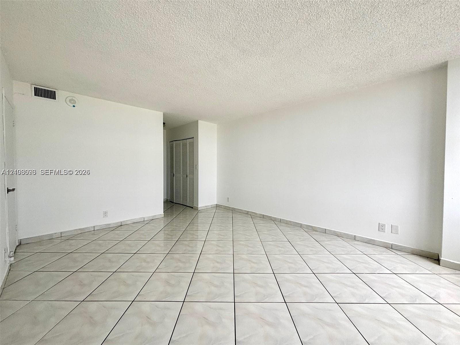 2500 Parkview Dr 1208 photo 7