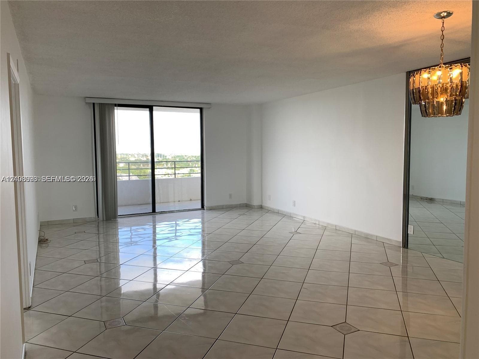 2500 Parkview Dr 1208 photo 3