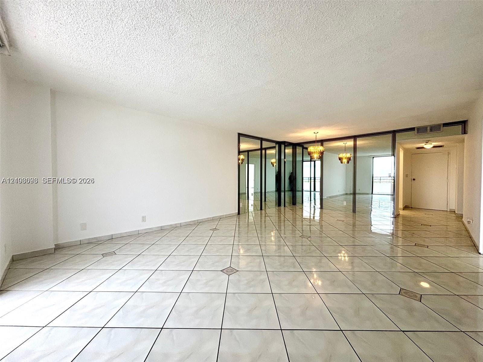 2500 Parkview Dr 1208 photo 5