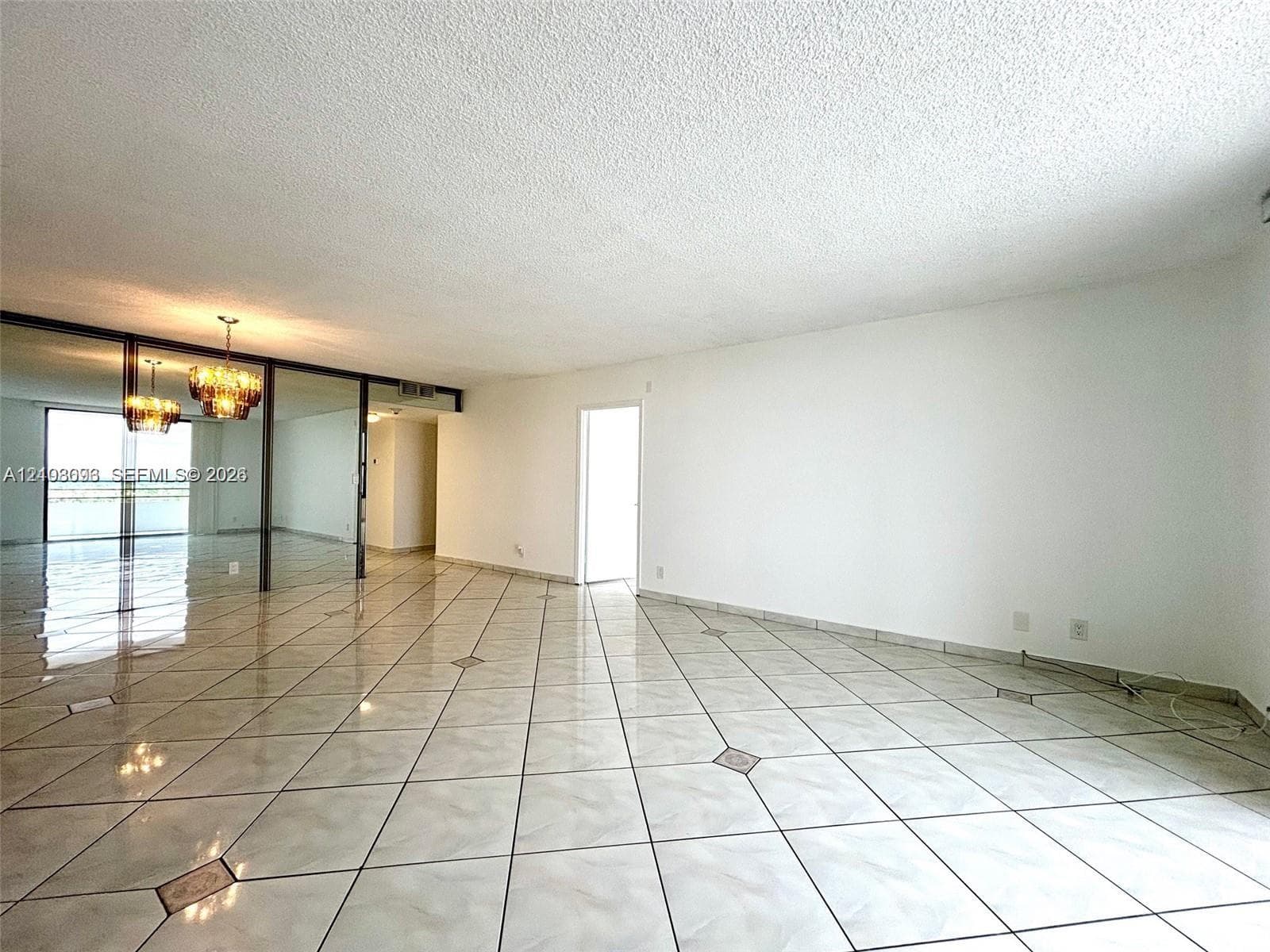 2500 Parkview Dr 1208 photo 4