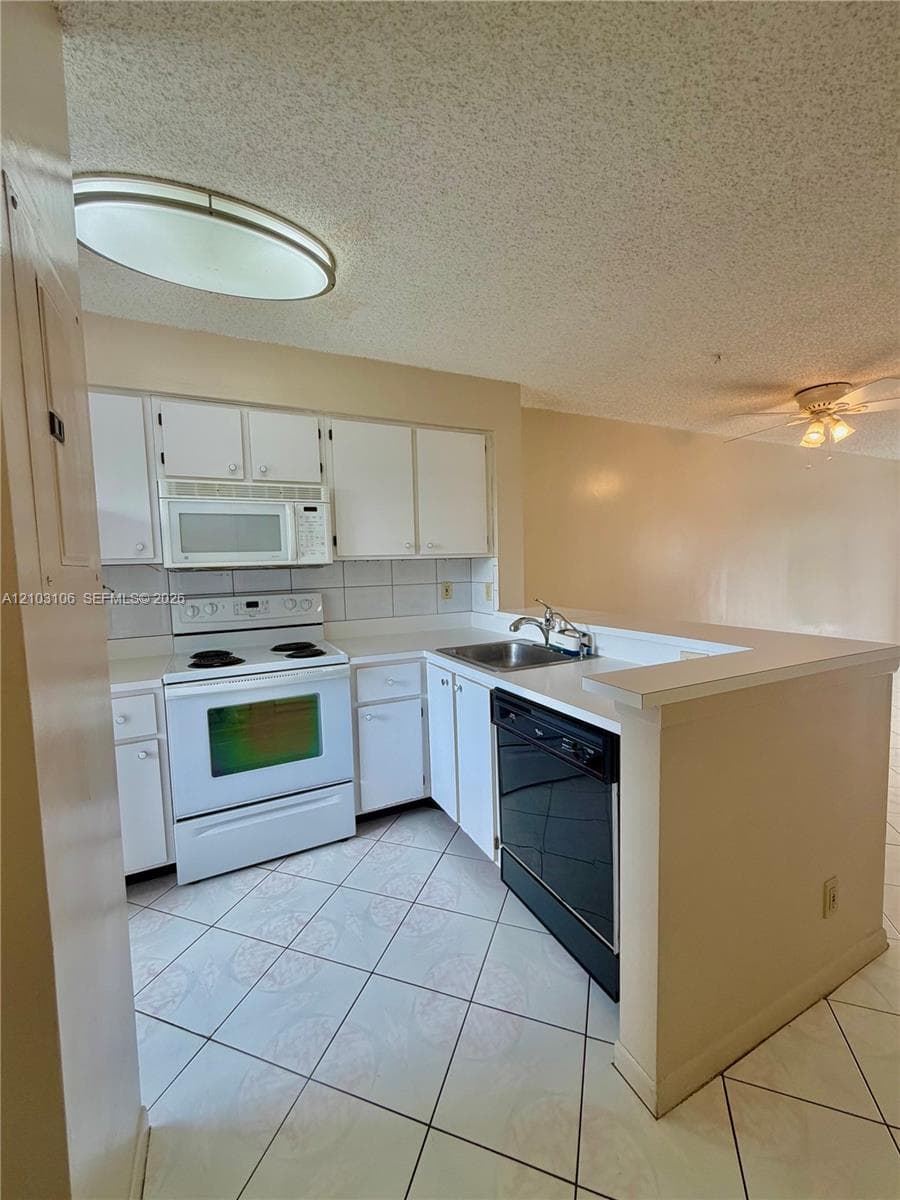 2230 N Cypress Bend Dr 308 photo 3