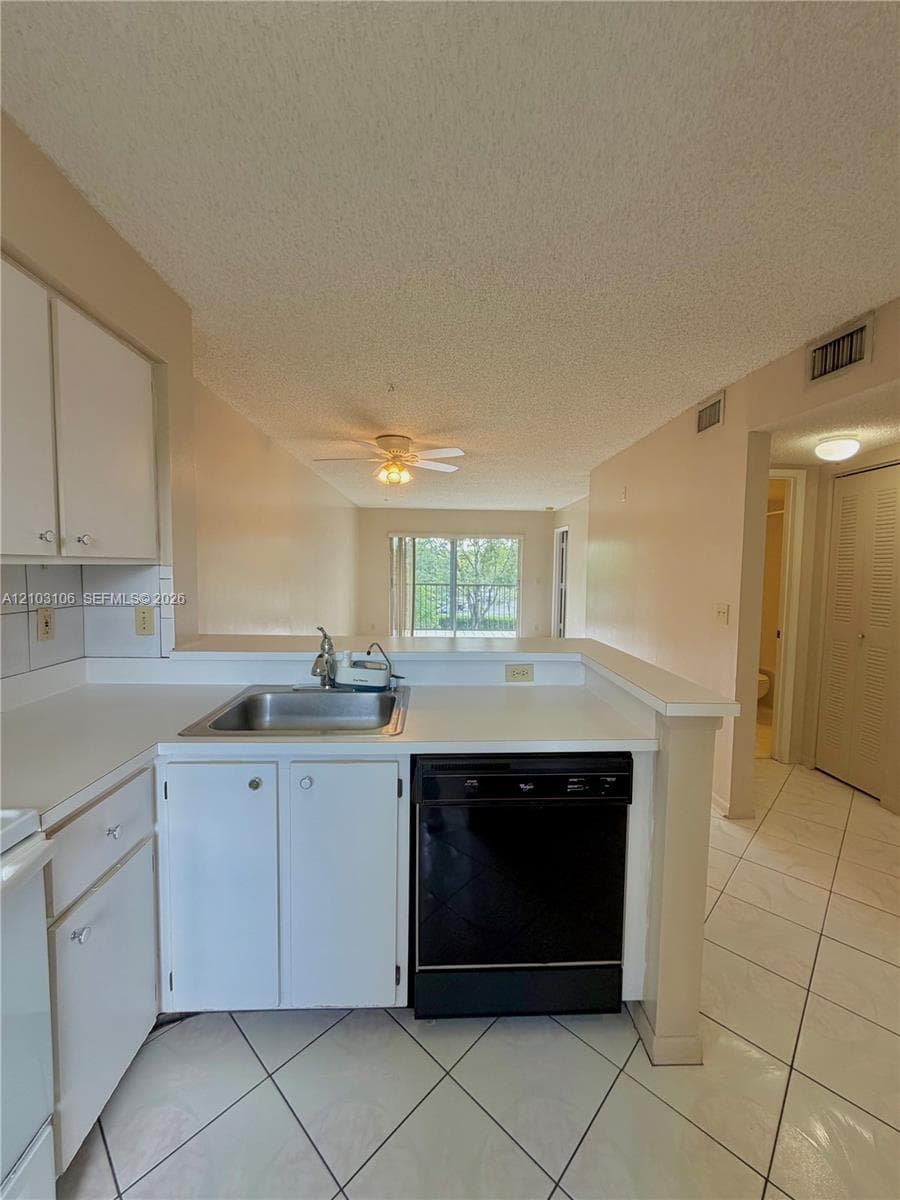 2230 N Cypress Bend Dr 308 photo 5