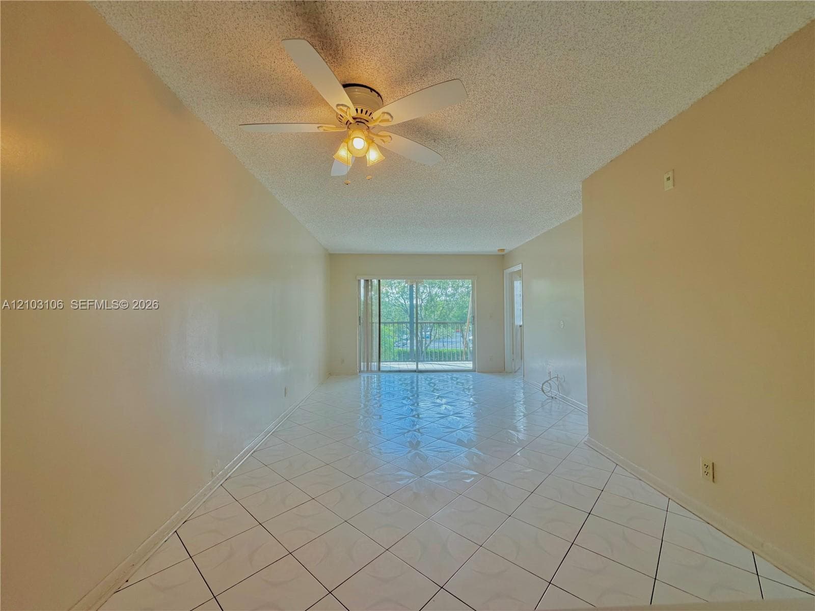 2230 N Cypress Bend Dr 308 photo 9
