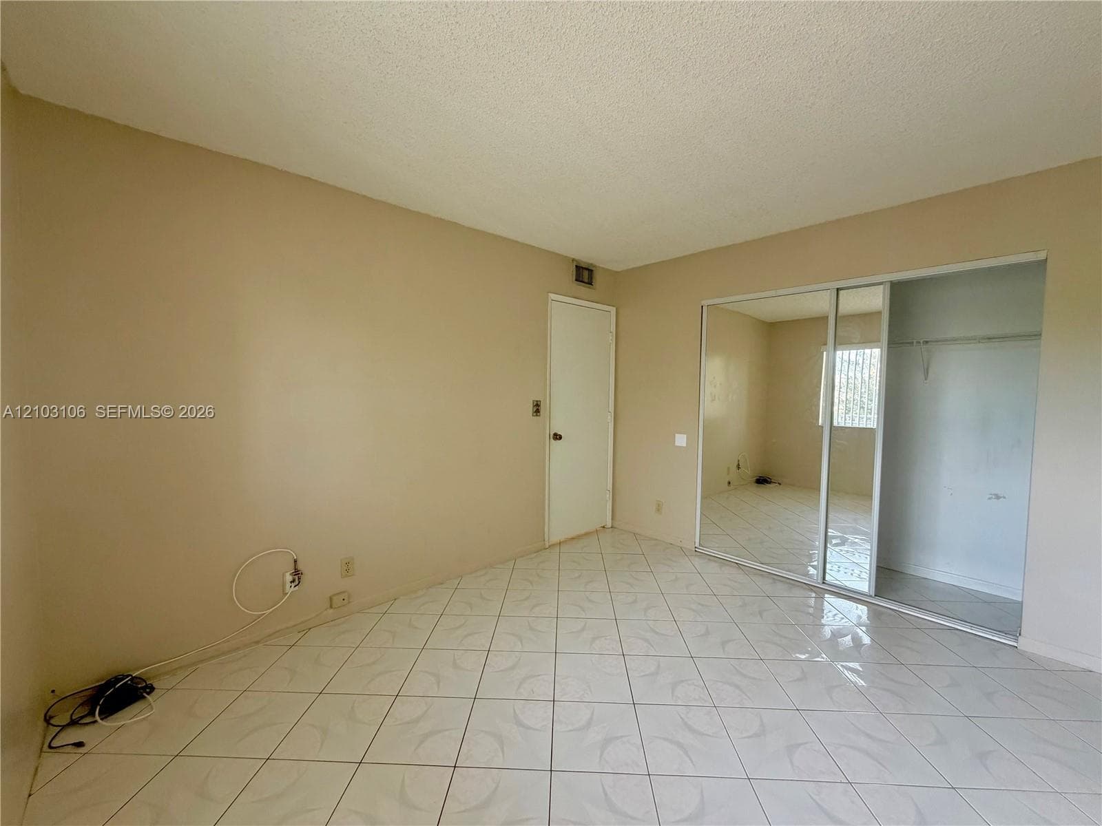 2230 N Cypress Bend Dr 308 photo 14