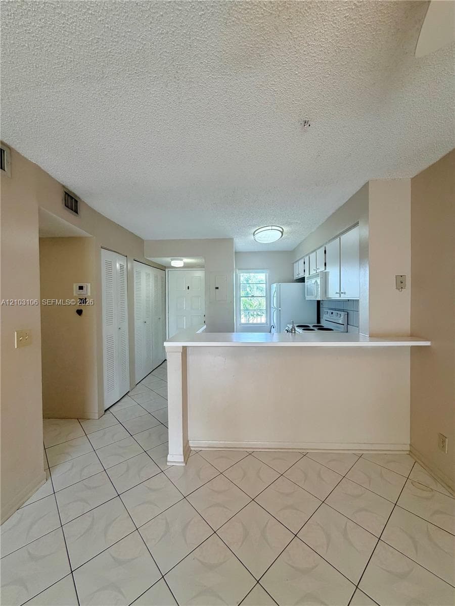 2230 N Cypress Bend Dr 308 photo 15