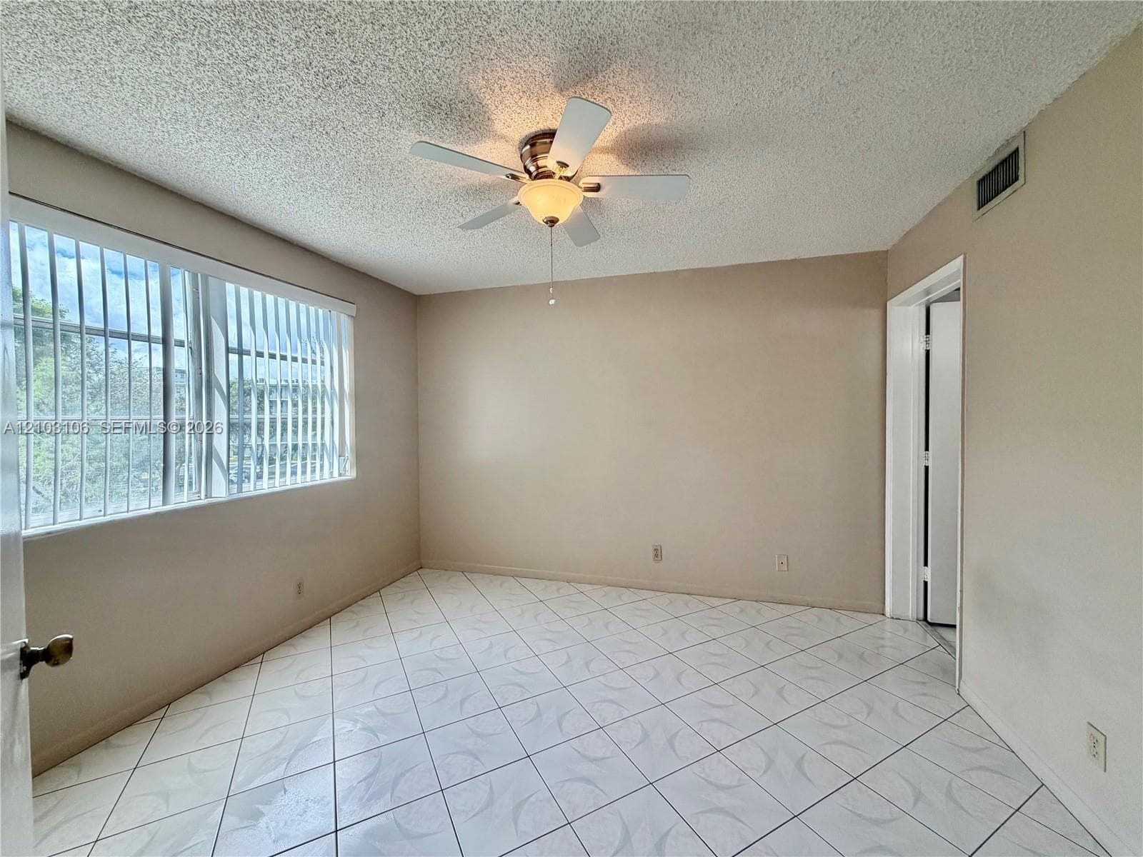 2230 N Cypress Bend Dr 308 photo 21