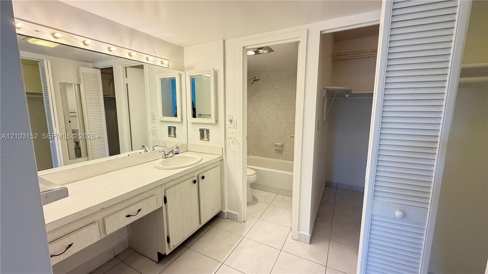 100 Bayview Dr 217 photo 15