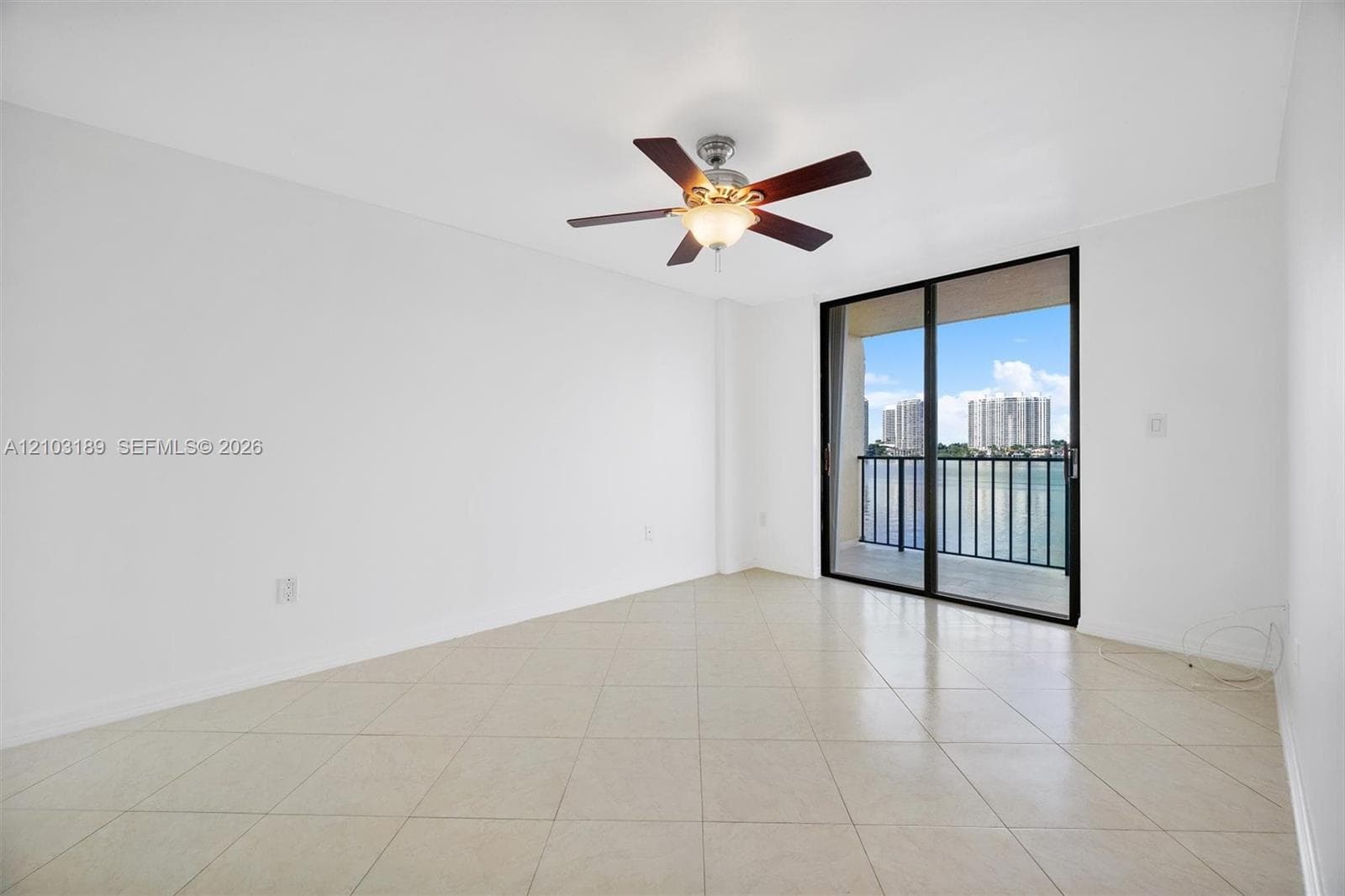 17878 N Bay Rd 404 photo 11