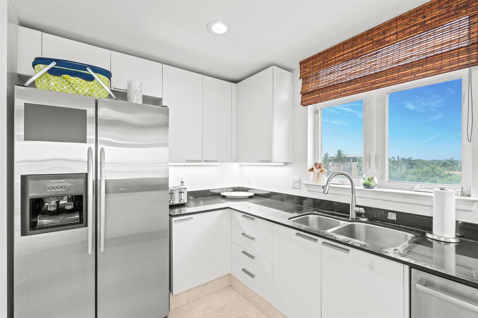 309 E OCEAN Avenue 304 photo 7