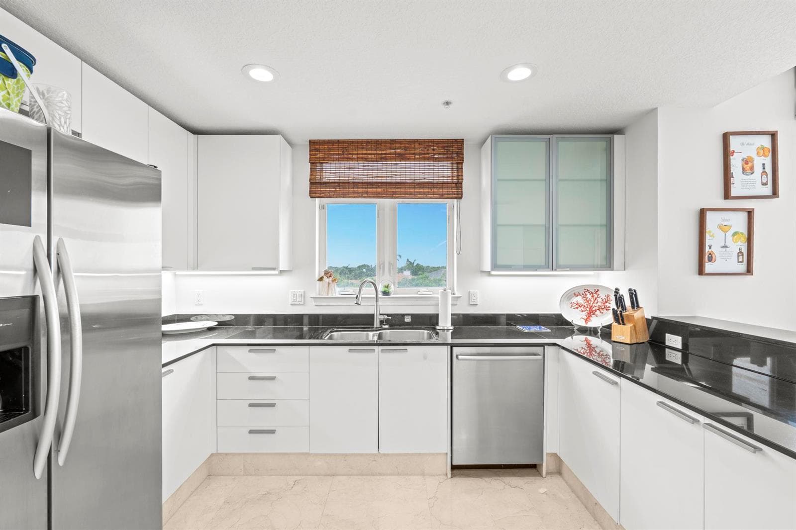 309 E OCEAN Avenue 304 photo 9