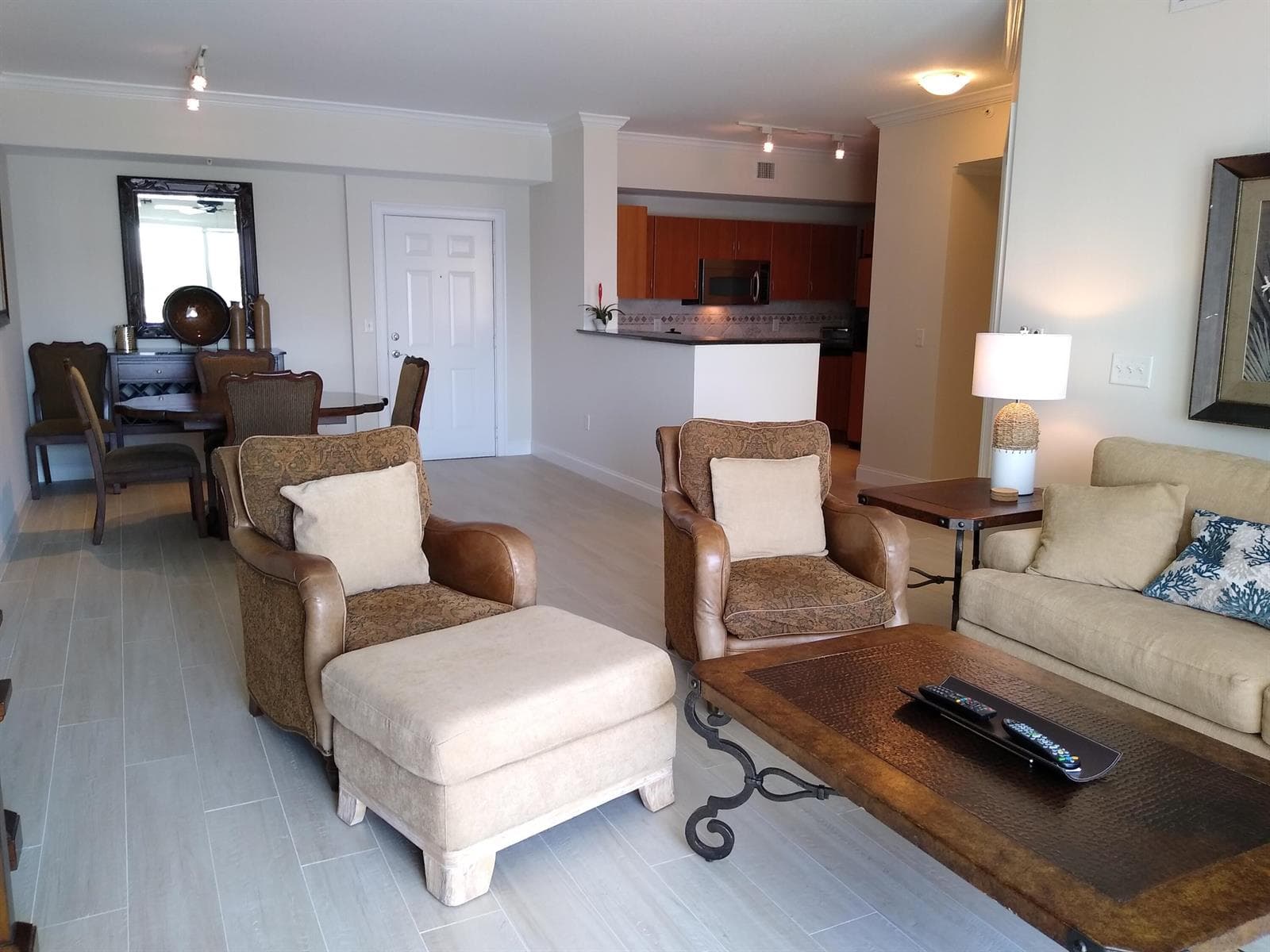 806 E Windward Way 410 photo 6