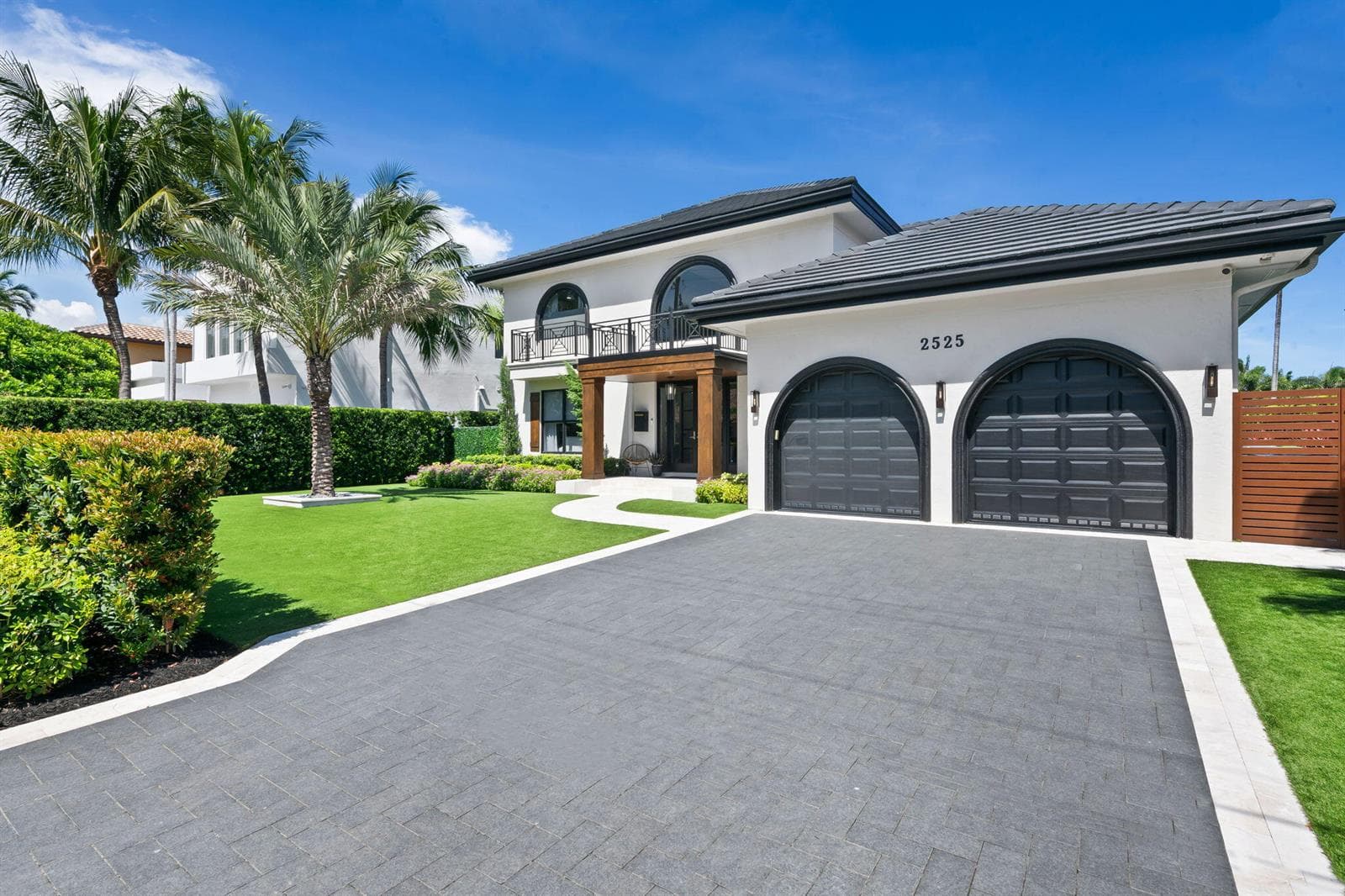 2525 SEA ISLAND Drive photo 2