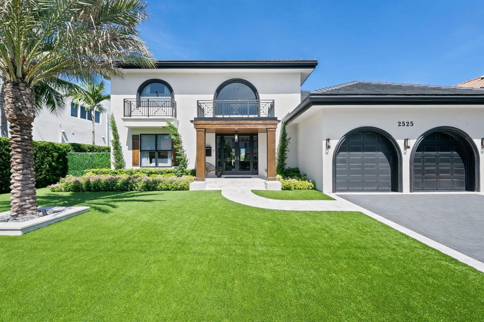 2525 SEA ISLAND Drive photo 1