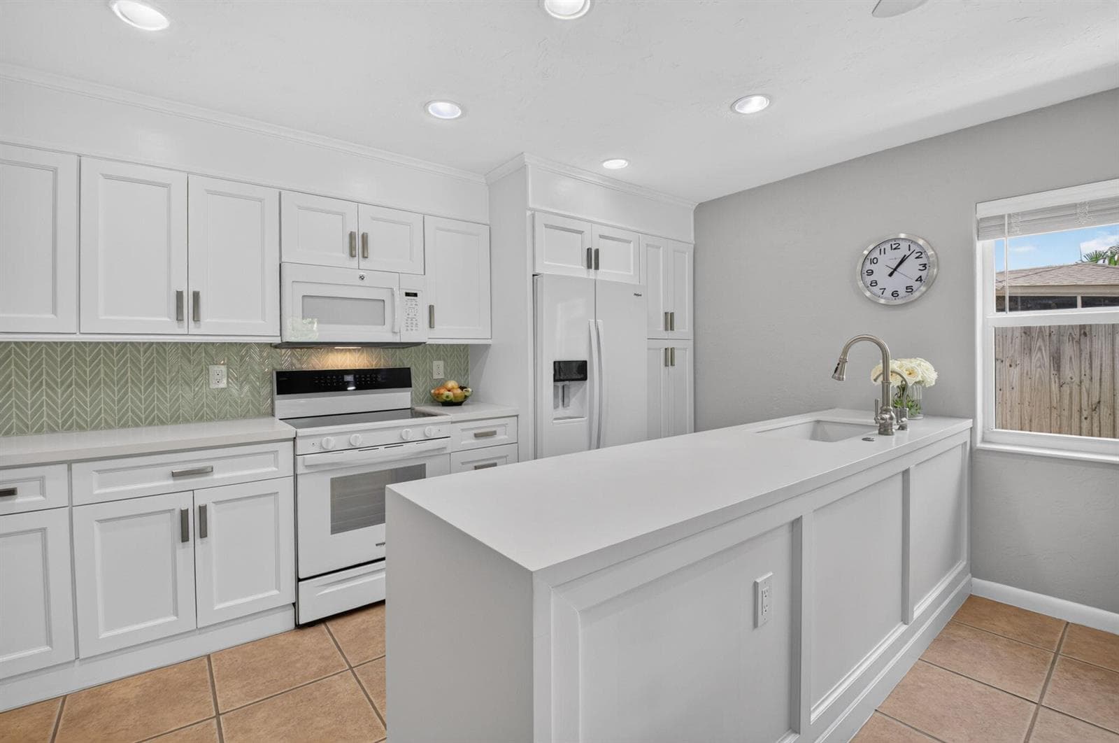 4675 CANAL Drive photo 13