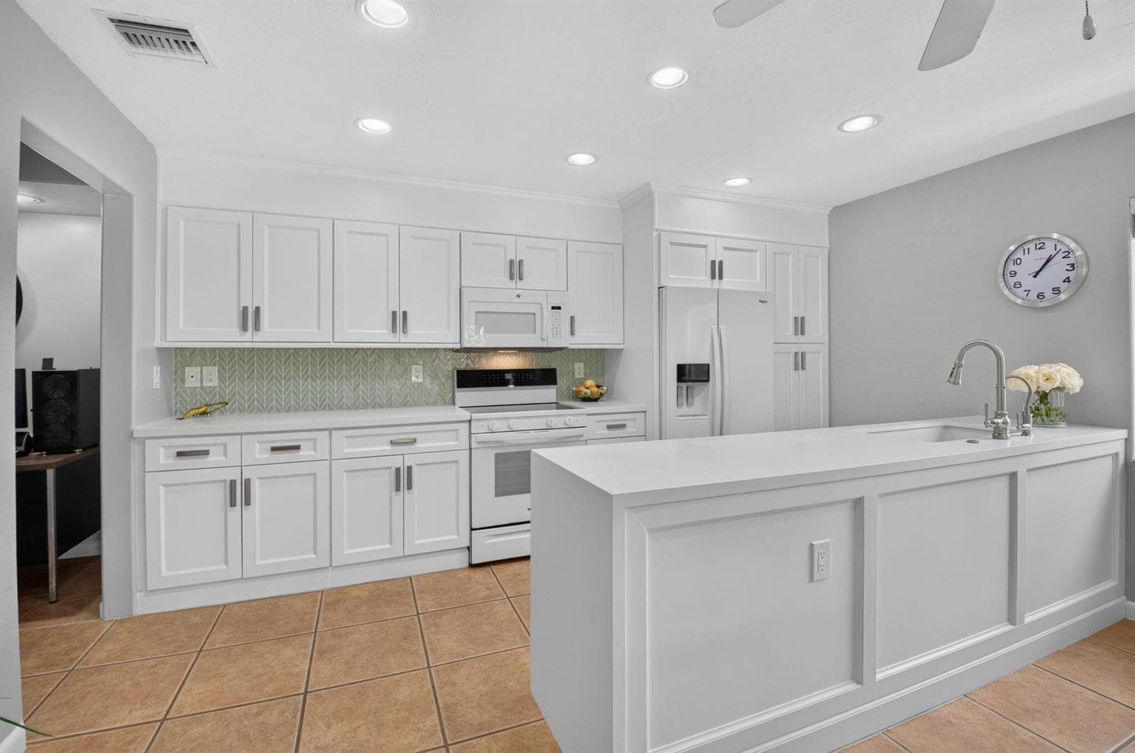 4675 CANAL Drive photo 11