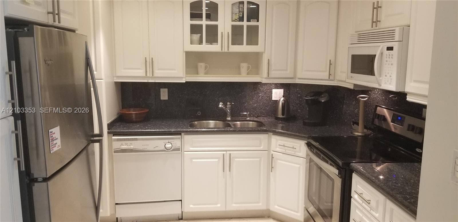 300 Bayview Dr 410 photo 3